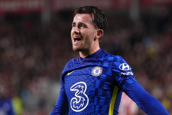 Neville reveals Chelsea is a team to win trophies
